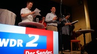 Henning Bornemann, René Steinberg und Maria Grund-Scholer (von links) 2008 bei der WDR 2 Zugabe in Hückeswagen