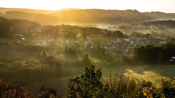 Blick von der Burgruine Windeck auf den Ort Schladern