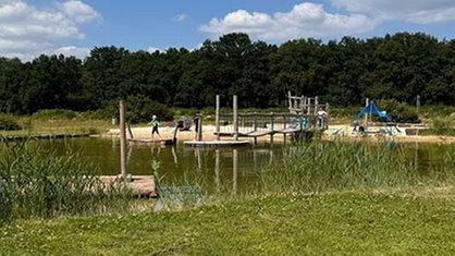 Wasserspielplatz vor dem Naturbad Olfen