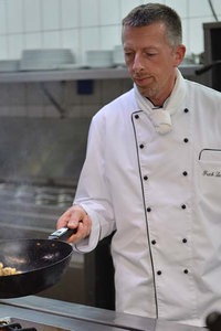 Frank Lembeck am Herd im Alten Gasthaus Leve in Münster