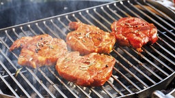 Marinierter Schweinenacken auf dem Grill