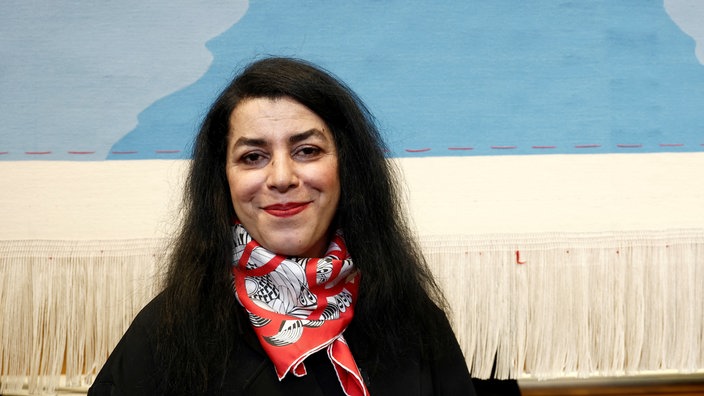 Ein Porträt der französisch-iranischen Künstlerin Marjane Satrapi.