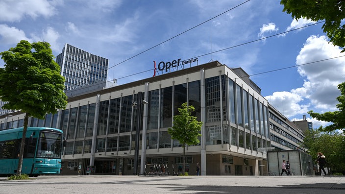 Seit 1963 teilen sich Oper und Schauspiel Frankfurt ein Gebäude am Willy-Brandt-Platz