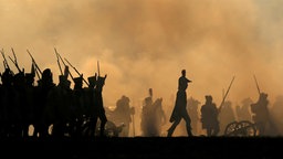 Nachahmung einer Napoleon-Schlacht, Männer als Soldaten verkleidet