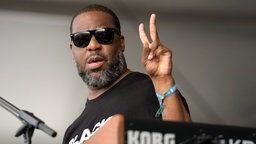 Der Pianist Robert Glasper spielt während des Newport Jazz Festivals am Sonntag, den 4. August 2024, in Newport.