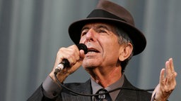 Ein Porträt von Leonard Cohen.