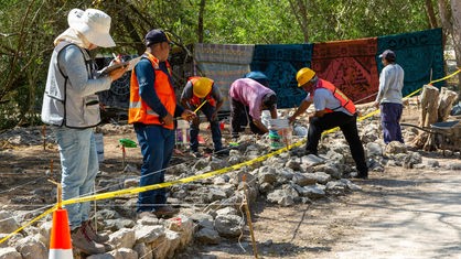 Das Beitragsbild des WDR3 Kulturfeature "Öffnungen. Mexico-Archäologie" zeigt Archäologen bei der Arbeit in Mexiko. 