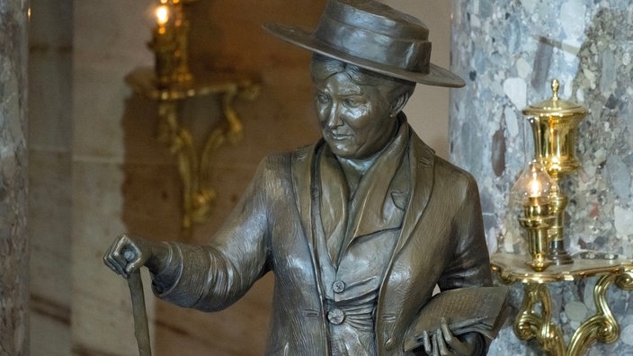 Die Statue von Willa Cather in Washington DC