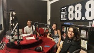 Noémie und Lilian, Organistoren der Pride Marseille, zu Gast im Studio von Radio Grenouille.