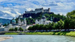 Salzburg: Stadt am Salzach mit ihrer unübersehbaren Festung Hohensalzburg.