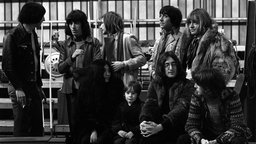 Mitglieder der Beatles, Stones und Yoko Ono begegnen sich 1968 bei den Proben zum "Rolling Stones Rock and Roll Circus"