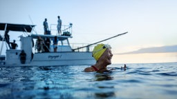 Annette Bening als Langstreckenschwimmerin Diana Nyad in "Nyad"