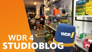 WDR 4-Lokalzeitreporter Lars Faulenbach ist zu Besuch in der bib der Dinge in Bochum.