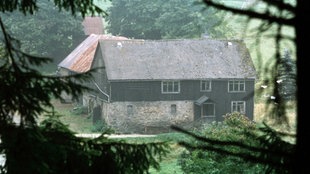 Außenansicht eines Bauernhofs, szene aus dem Kriminalfilm "Tannöd" von 2009