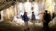 Von der Burg Altena zur Dechenhöhle 