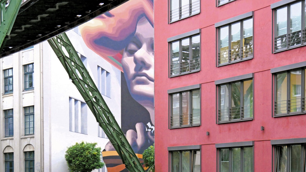 Wandgemälde an einer Fassade in Wuppertal