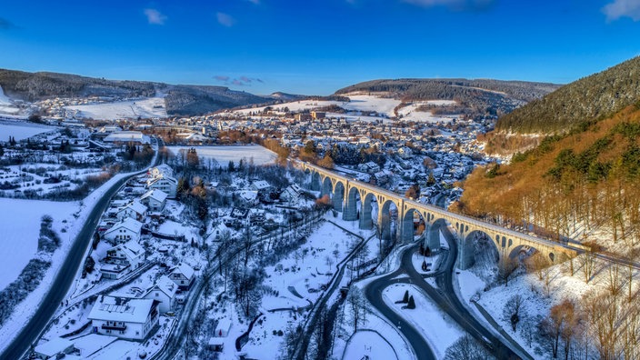 Willingen: Glockengeläut und knirschender Schnee