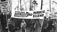 "Ostermarsch" der Atomwaffengegner  in Bergen-Hohne am 18. April 1960.