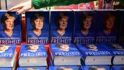 Ausgaben von Merkels Memoiren "Freiheit".