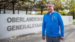  Der peruanische Kleinbauer Saul Luciano Lliuya steht am 13.11.2017 vor dem Oberlandesgericht in Hamm. Klage gegen RWE