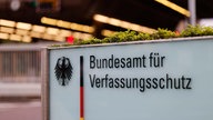 Schild "Bundesamt für Verfassungsschutz"