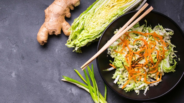 Symboldbild Asiatischer Krautsalat (Aussehen kann vom Rezept abweichen)