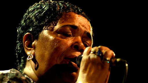 Cesaria Evora (2004)