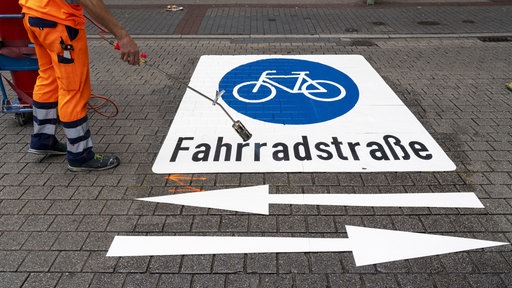 Fahrbahnmarkierung für eine Fahrradstraße