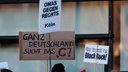 CDU-kritische Schilder auf einer Demonstration der "Omas gegen Rechts" am 4. Februar 2025 in Bonn