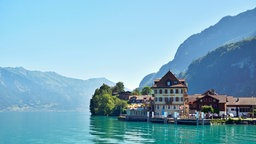 Strandhotel mit Schiffanlagestelle, Iseltwald, Brienzersee, 29.08.2018.