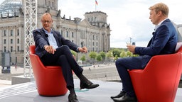 Friedrich Merz und Moderator Markus Preiß beim ARD-Sommerinterview, 14.07.2024.