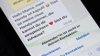 Whats App-Nachricht, die im Tonfall betrügerischen Nachrichten nachempfunden ist, die dazu genutzt werden, Geld zu bekommen.