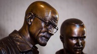 Die Statuen von Walter White und Jesse Pinkman