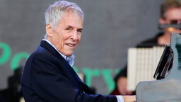 Burt Bacharach am Piano