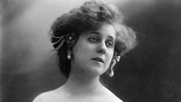 Carla Mann, um 1903