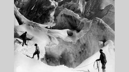 Szene mit Leni Riefendahl aus dem Film "Die weiße Hölle vom Piz Palü"