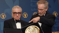 Martin Scorsese (l.) bei der Preisverleihung für "The Departed"