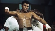 Der schwarze Boxer Muhammad Ali vor dem Kampf