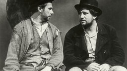 Otto Schenk als Wladimir und Franz Messner als Estragon 1962 in Samuel Becketts Stück "Warten auf Godot" im Theater in der Josefstadt in Wien