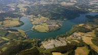 30.05.2011 Der Biggesee (auch Biggetalsperre) - ein Stausee im Kreis Olpe in Nordrhein-Westfalen. Der Staudamm dient der Regulierung von Bigge, Lenne und Ruhr sowie der Wasserversorgung des Ruhrgebiets.