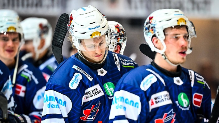 Emil Quaas von den Iserlohn Roosters guckt traurig