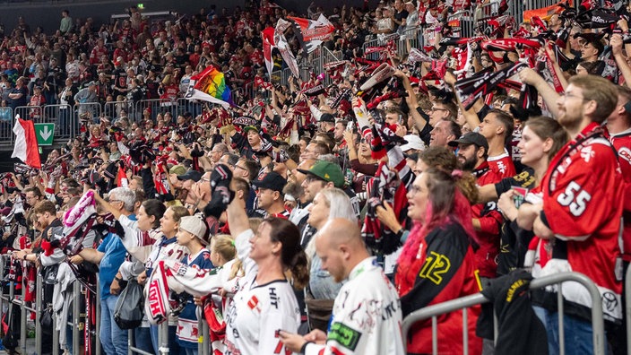 Ein Blick in die Lanxess-Arena bei einem Heimspiel der Kölner Haie.