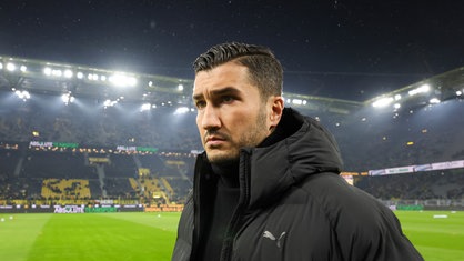 Dortmunds Nuri Sahin vor Spielbeginn im Stadion