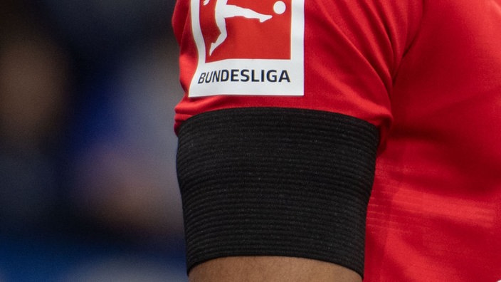 Bundesliga-Logo und Trauerflor