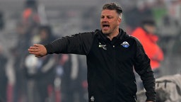 Lukas Kwasniok, Trainer des SC Paderborn.