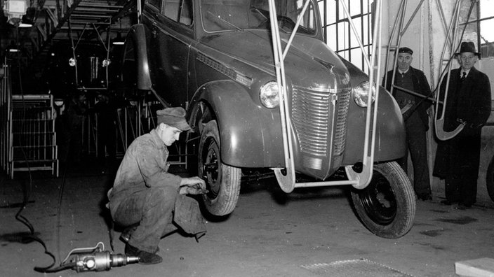  Produktion des Opel Olympia im Werk Rüsselsheim 1947