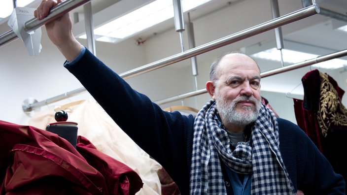 Christian Lacroix in Garderobe der Frankfurter Oper (2012)