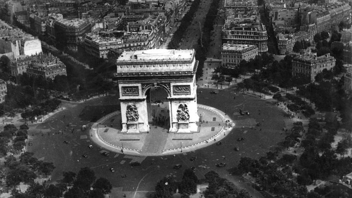 Arc de Triomphe in Paris