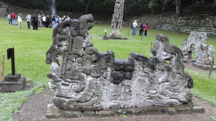 Stephens und Catherwood entdecken Maya-Ruinen in Copán