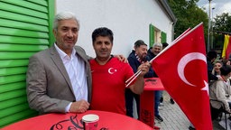 Türkische Fußballfans feiern den Sieg